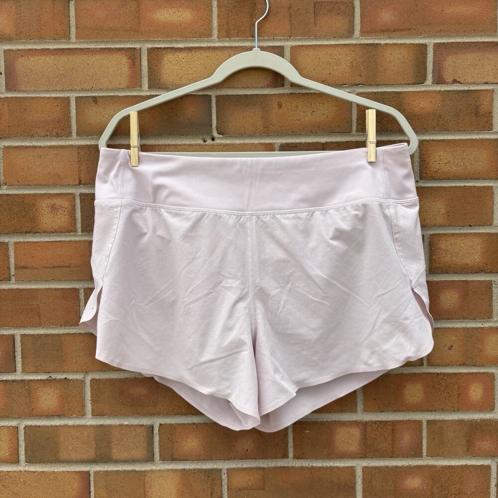 Athleta Run With It 3.5 in Running Shorts Blush Pink Lined Womens Large Flaw